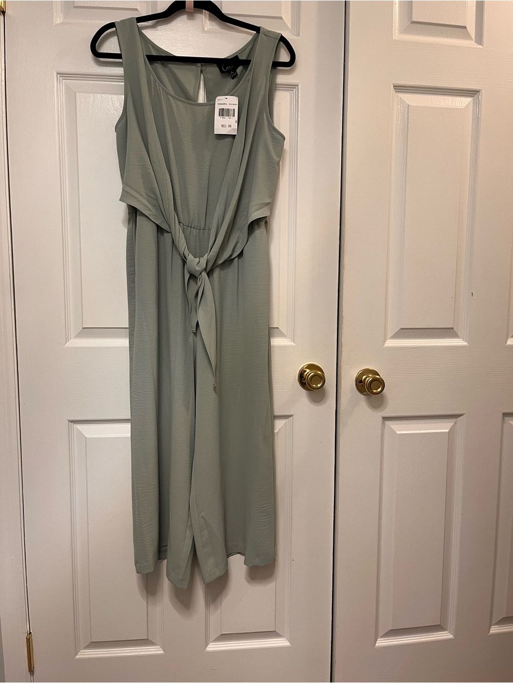 Sleeveless Knot-Front jumpsuit pistachio Green 8